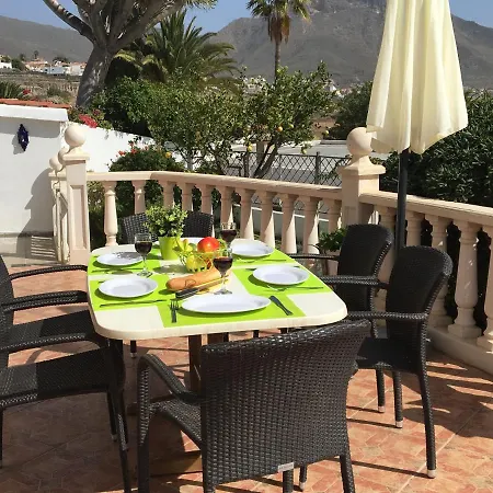 别墅 Detached Villa, Private Pool Only 10 Minutes Cristianos *