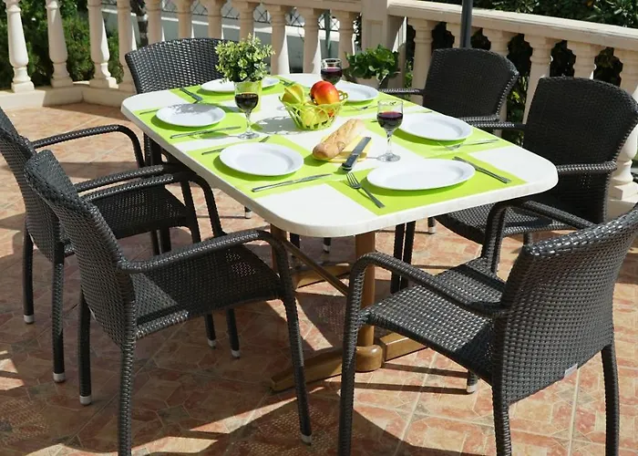 Detached Villa, Private Pool Only 10 Minutes Cristianos Villa *