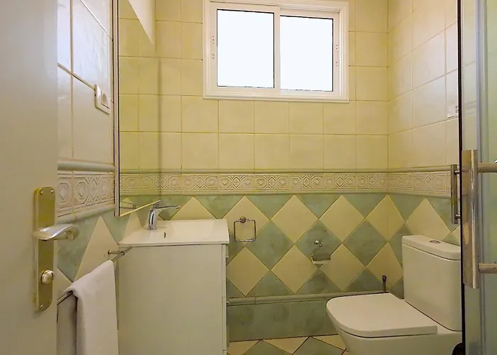 Detached Villa, Private Pool Only 10 Minutes Cristianos *