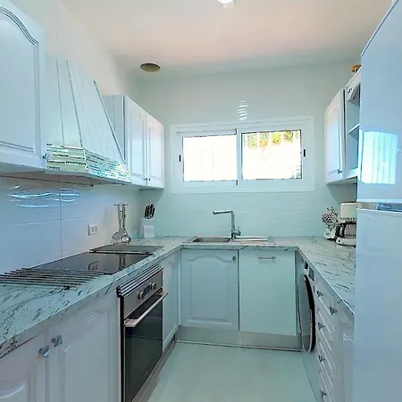 Villa Detached Villa, Private Pool Only 10 Minutes Cristianos *